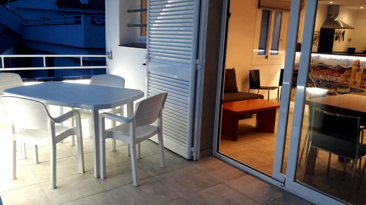 Residencia Platja De Roses Apartamento Exterior foto
