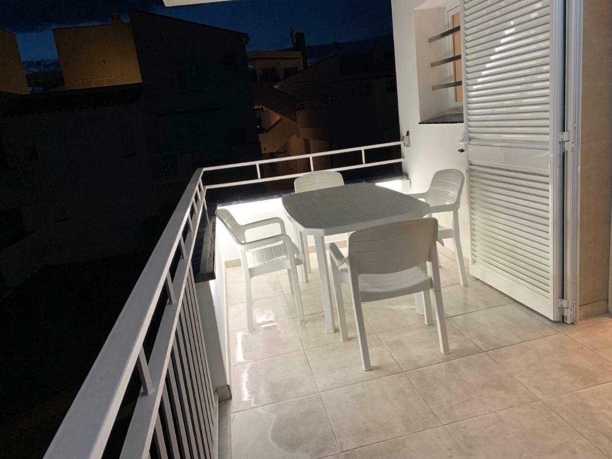 Residencia Platja De Roses Apartamento Exterior foto