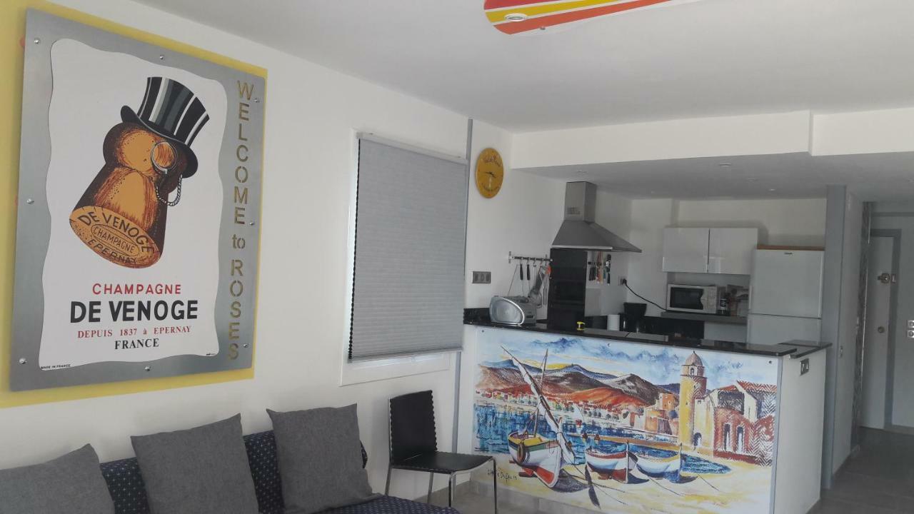 Residencia Platja De Roses Apartamento Exterior foto